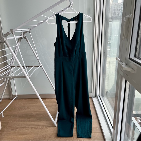 Teal halter jumpsuit - Picture 3 of 4